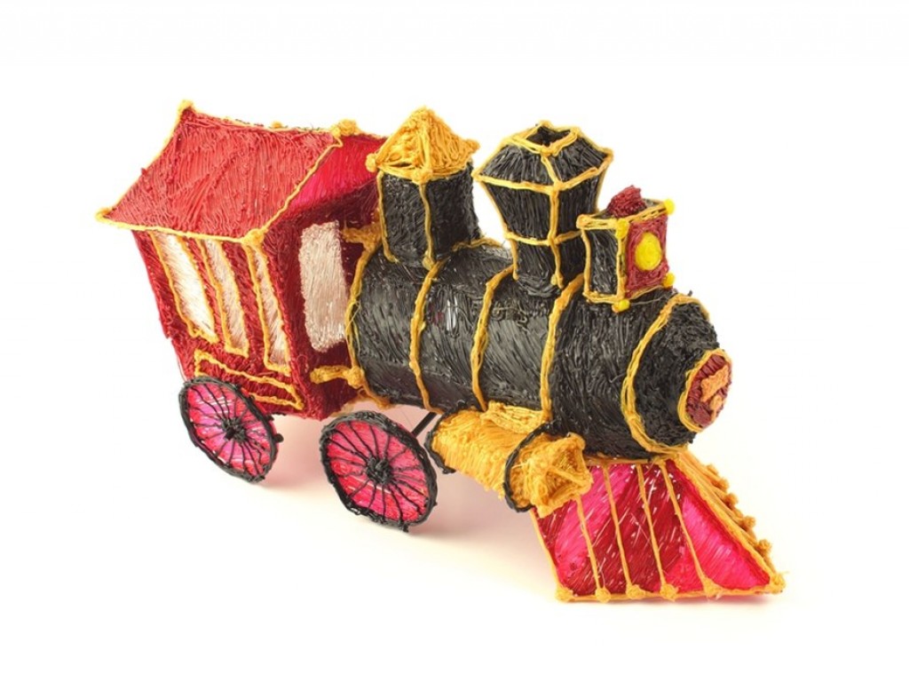 A model of a train made using 3Doodler 2.0