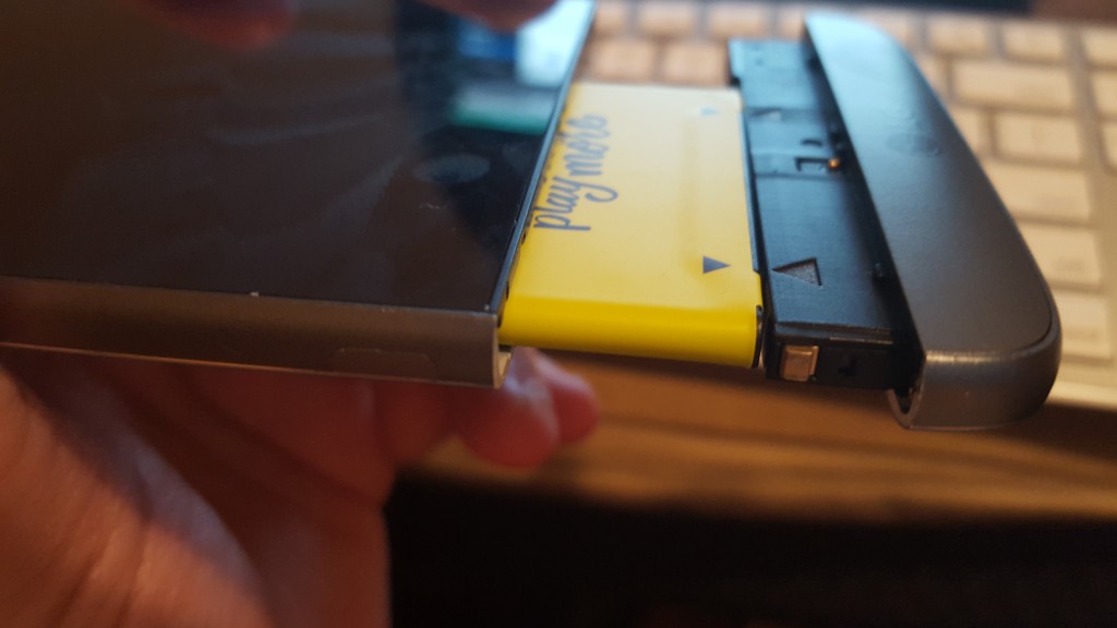 LG G5 module and battery
