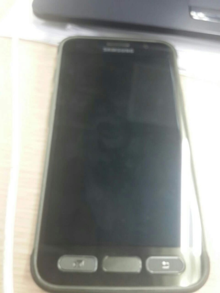 Galaxy S7 Active front panel and buttons