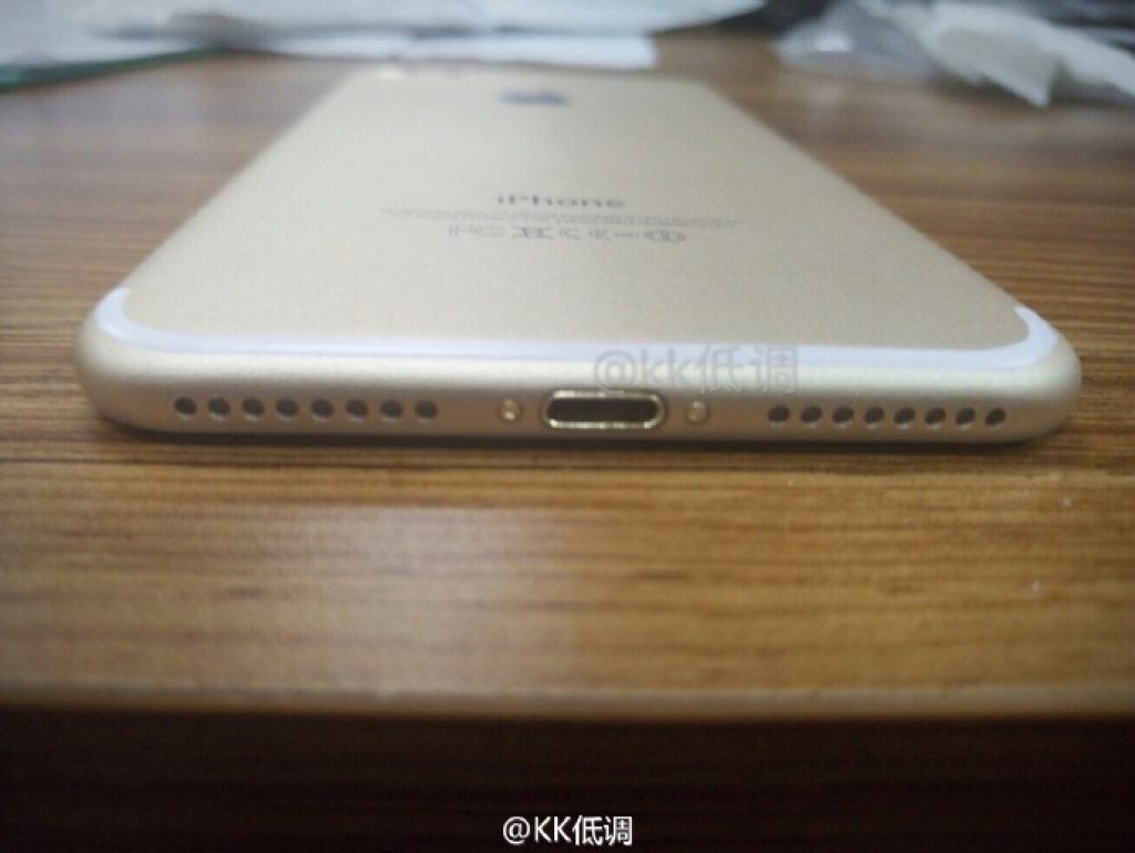 iPhone 7 Pro speaker placement
