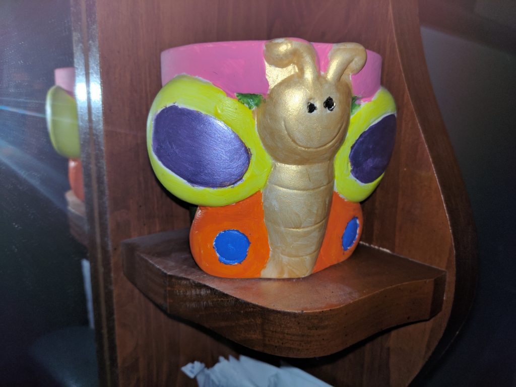 Pixel XL review butterfly cupholder