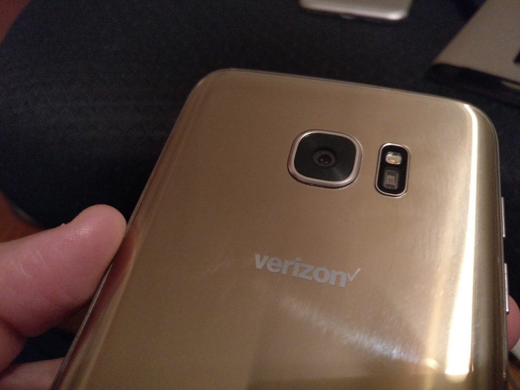 Galaxy S7 edge Verizon camera flash layout