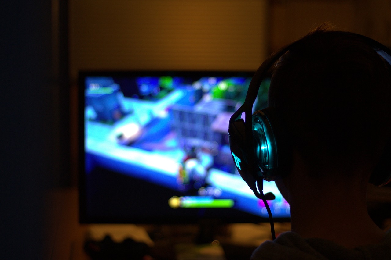 gaming online developing games