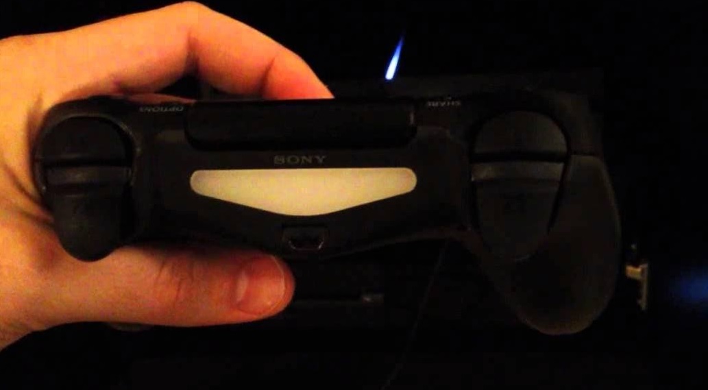 PS4 Controller Yellow Light
